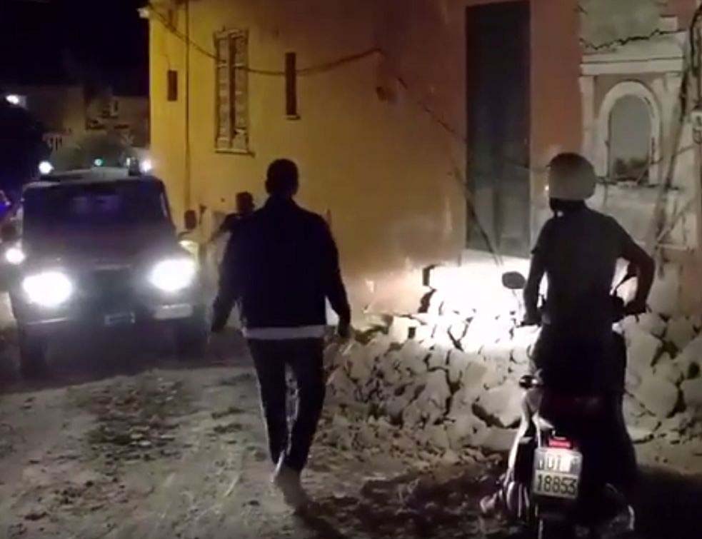 Снажан ЗЕМЉОТРЕС погодио италијанско острво Искија, има МРТВИХ, под рушевинама ЗАТРПАНА ДЕЦА (УЗНЕМИРУЈУЋИ ВИДЕО)